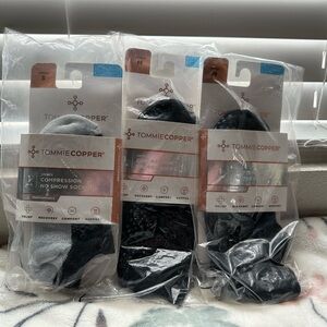 Tommie Copper Men's Athletic Compression Gripper No Show Socks - Black and Gray